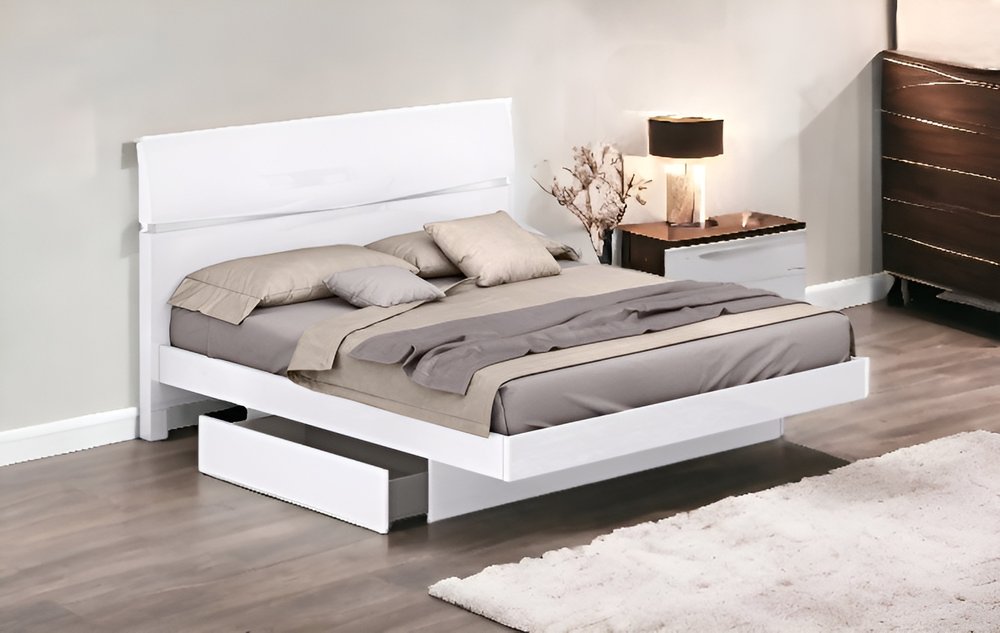 80'" X 60'" X 42.5'" Modern Queen White High Gloss Bed