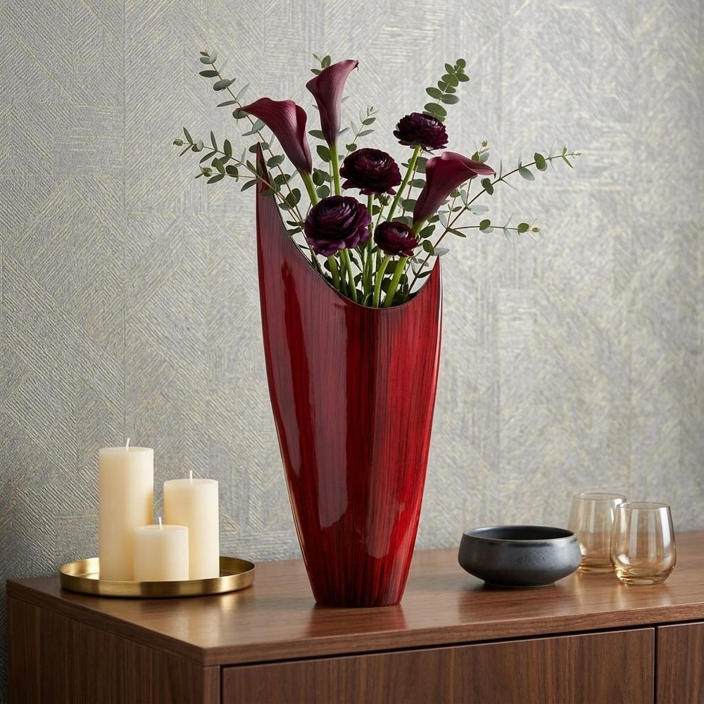 18" Red Aluminum Pointy Table Vase