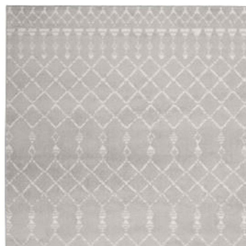 5' X 7' Gray And Ivory Geometric Area Rug