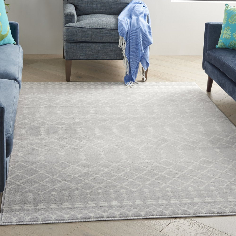 5' X 7' Gray And Ivory Geometric Area Rug