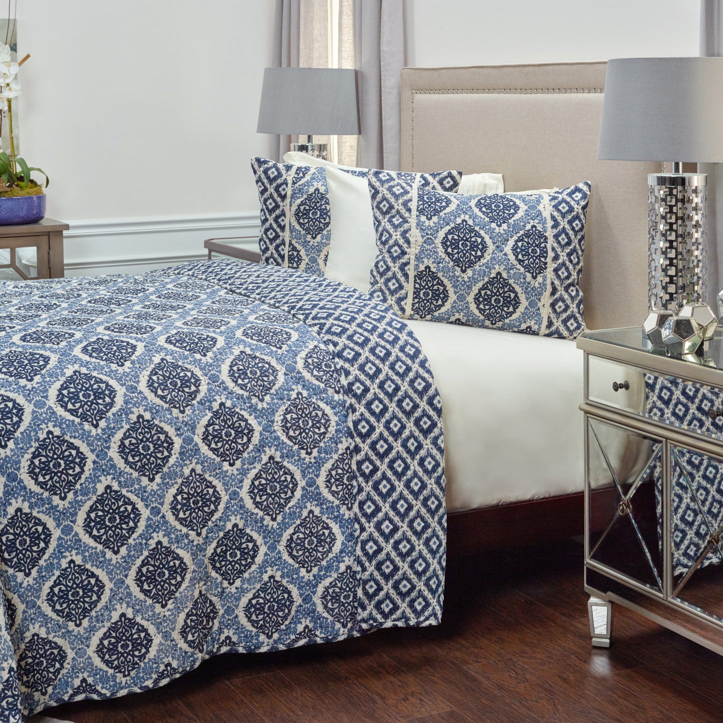 Blue And Ivory Damask King Quilt