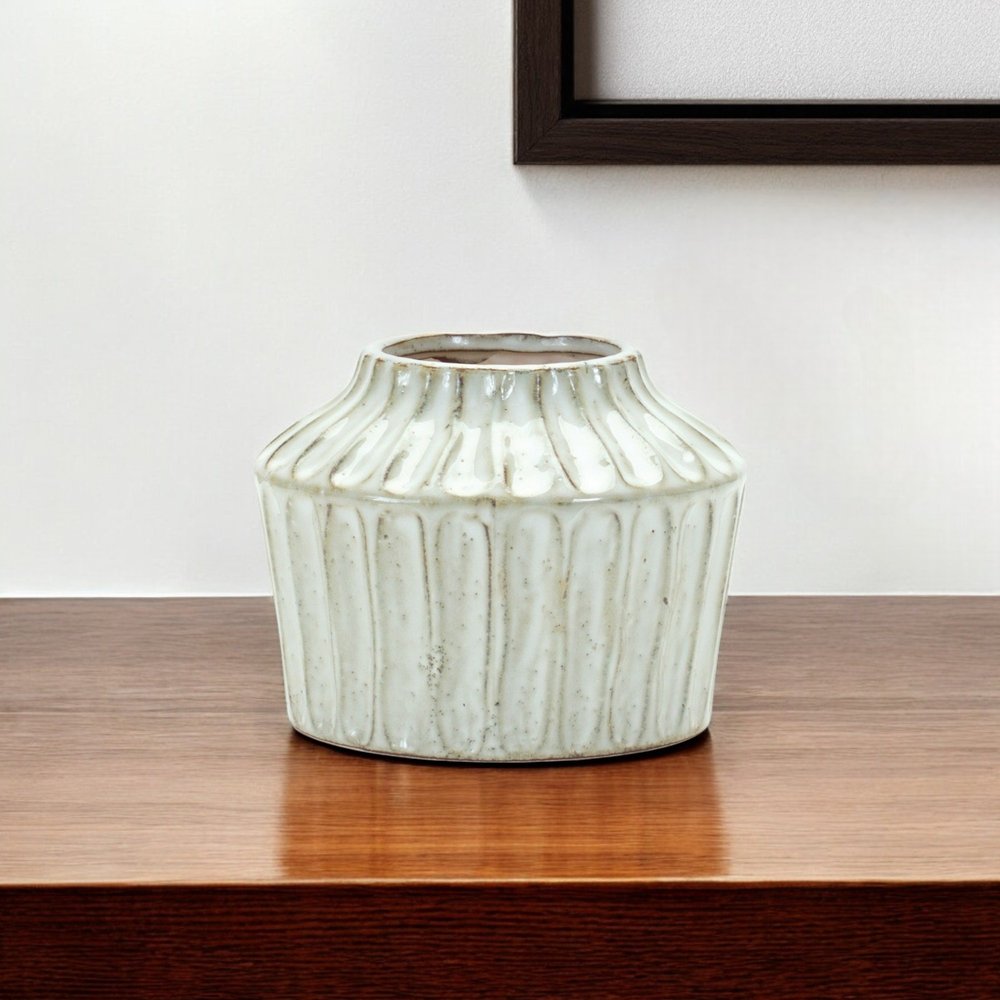 6" Ivory Ribbed Round Terracotta Table Vase