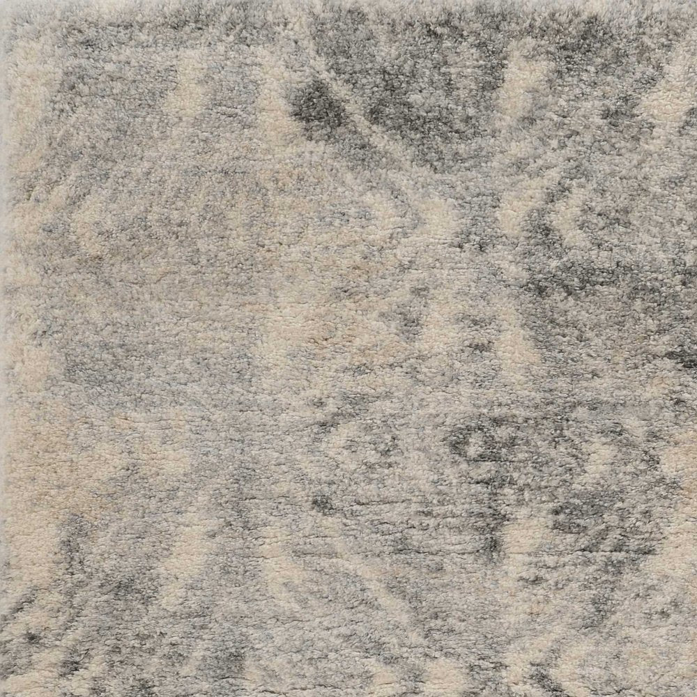 7' X 9' Gray And Ivory Diamond Area Rug