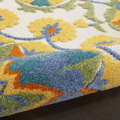 4' X 6' Ivory And Blue Floral Indoor Outdoor Area Rug