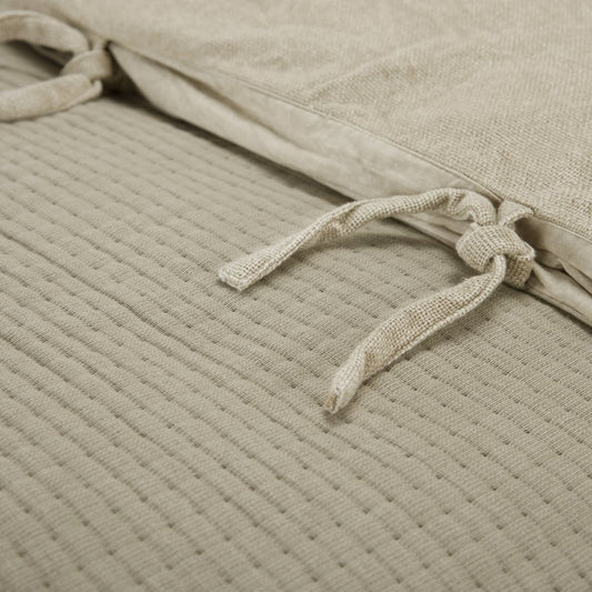 Natural Checkered Queen Quilt