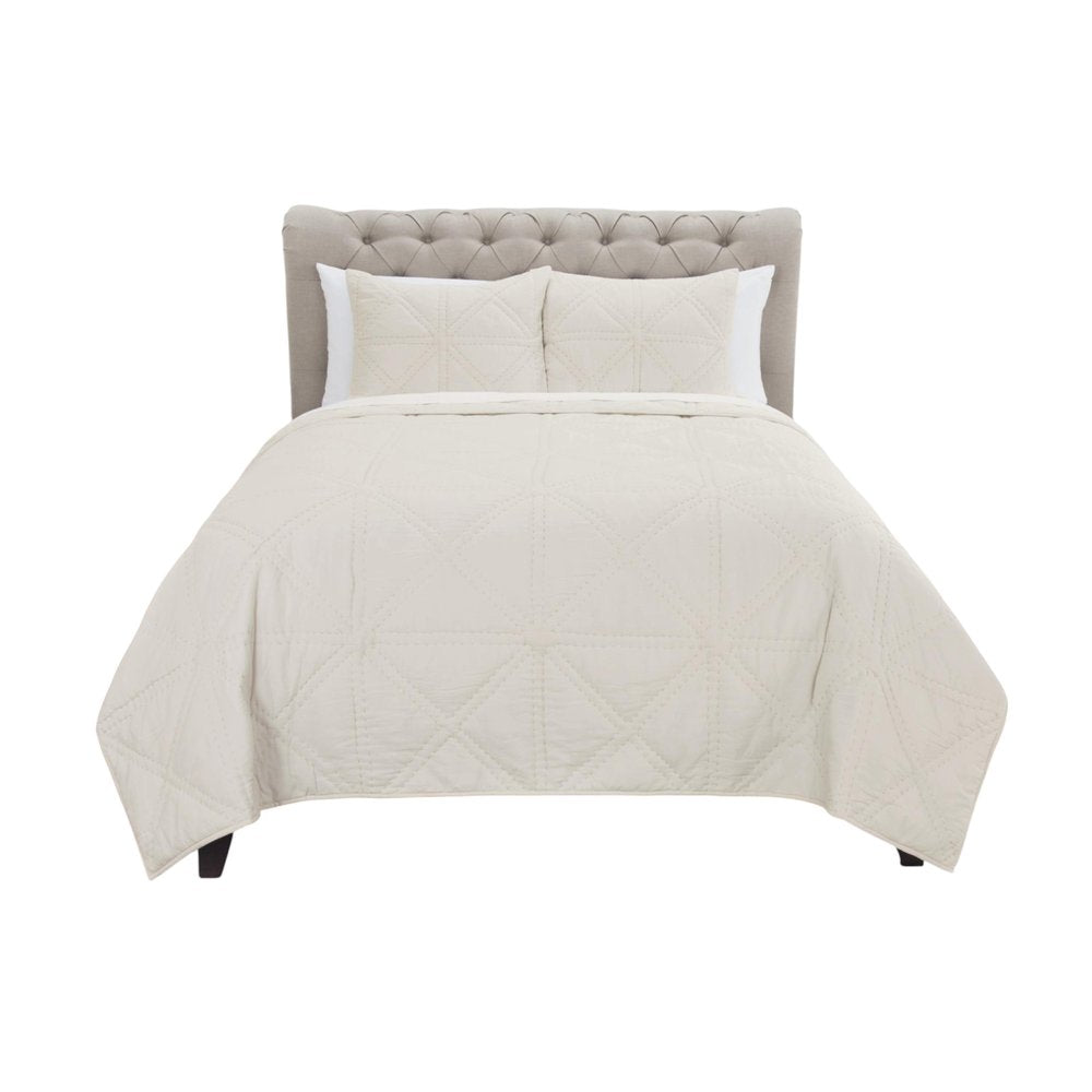 Set of Three Ivory Geometric King Quilt