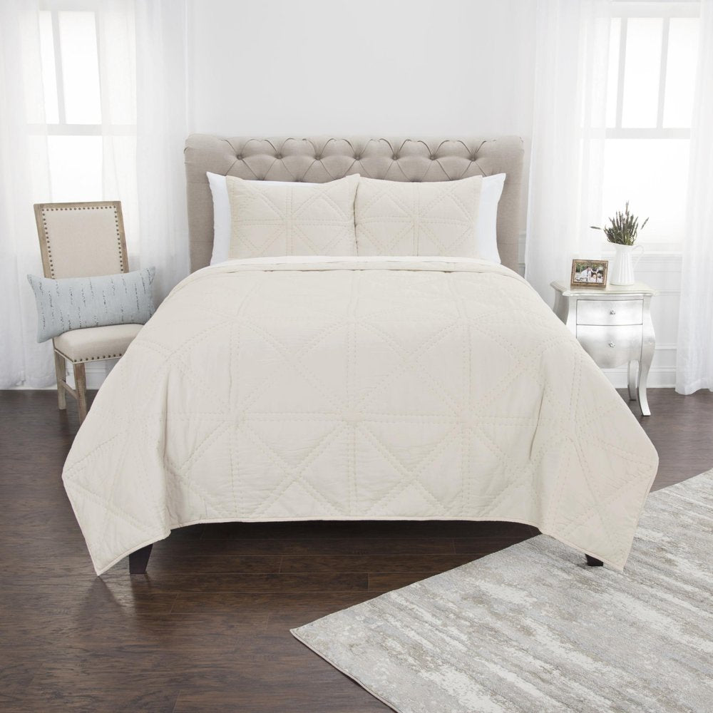 Set of Three Ivory Geometric King Quilt