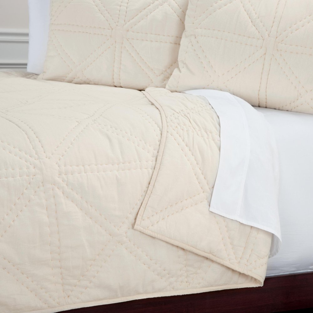 Set of Three Ivory Geometric King Quilt