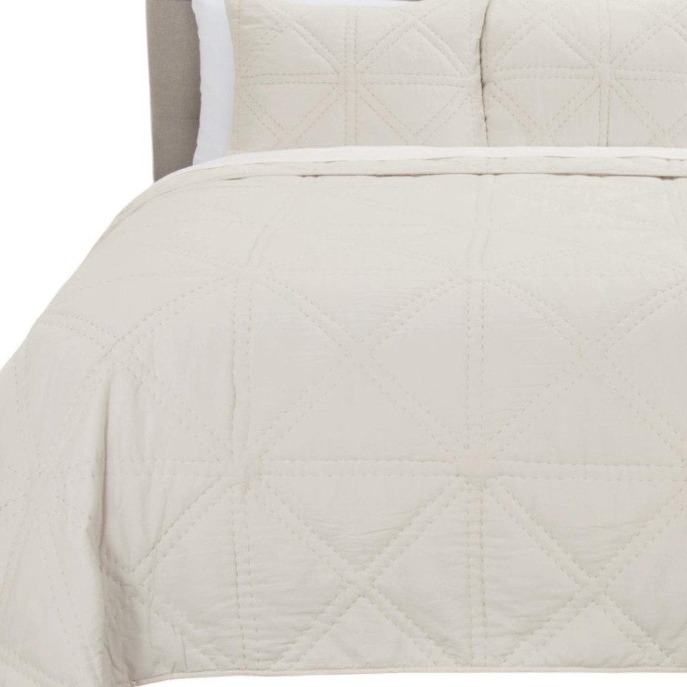 Set of Three Ivory Geometric King Quilt
