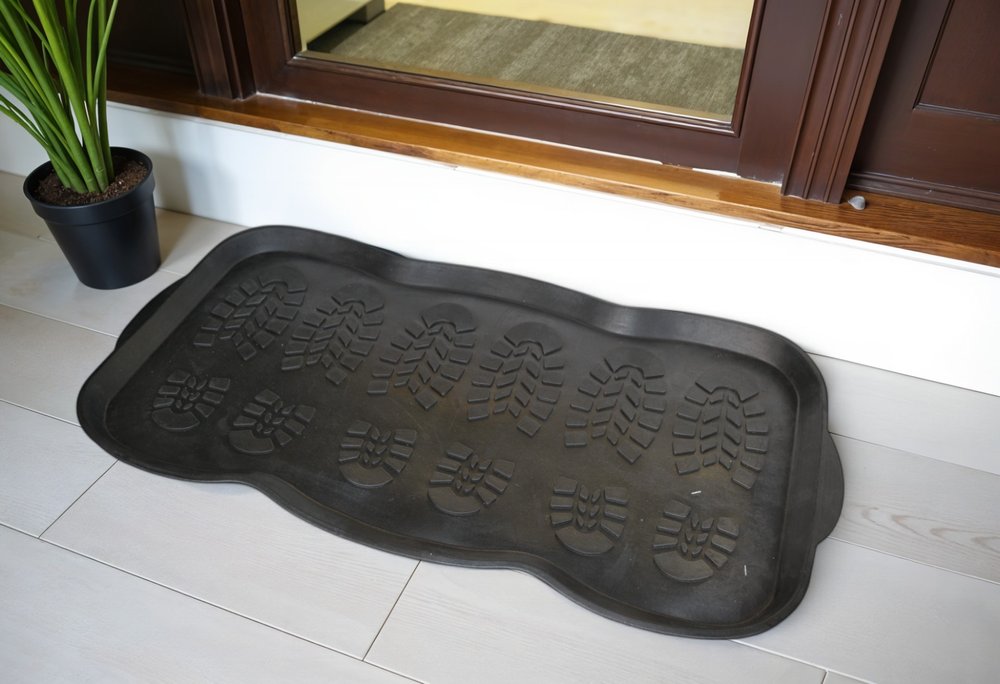 16" X 32" Black Rubber Outdoor Boot Tray