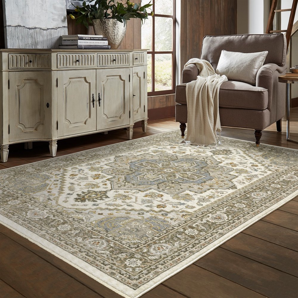 8' X 11' Ivory And Gold Medallion Distressed Area Rug With Fringe